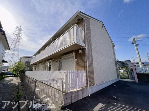 小牧市大字久保一色のアパートの外観