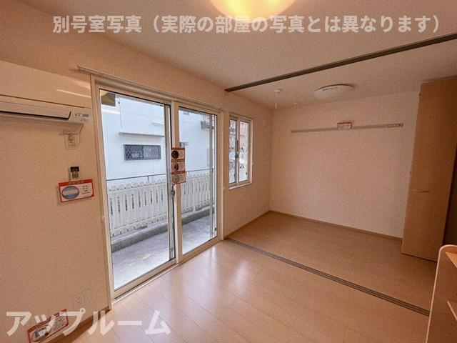 小牧市大字久保一色のアパートの内装