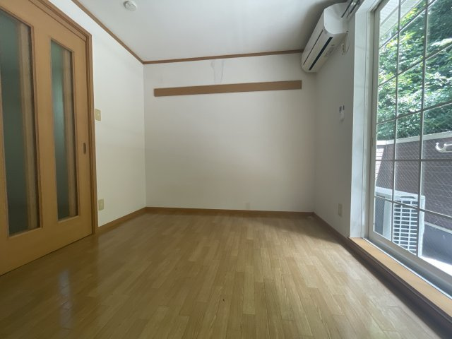 フォレスト六甲A棟の居間・リビング