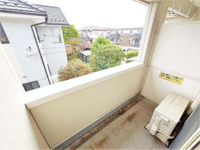 横浜市泉区下和泉５丁目のアパートのバルコニー