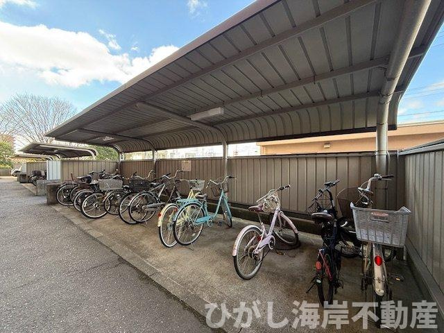 茅ヶ崎グランドハイツB棟の駐輪場|敷地内駐輪場