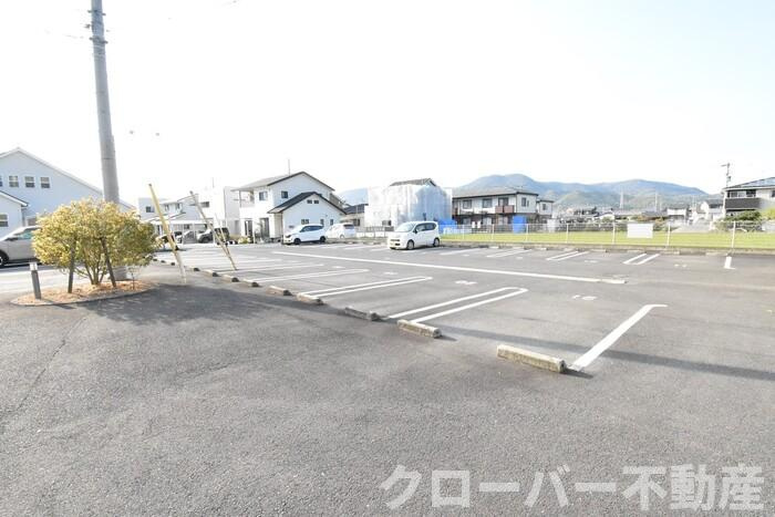 メゾン・リシェス B棟の駐車場|駐車場