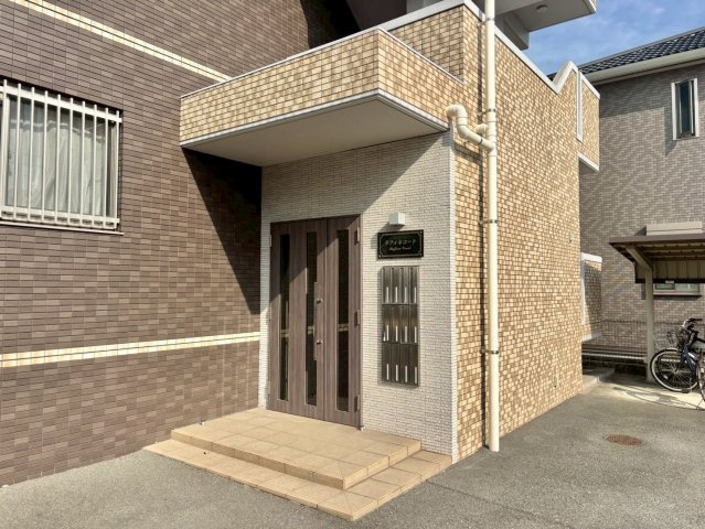 ラフィネコートのエントランス