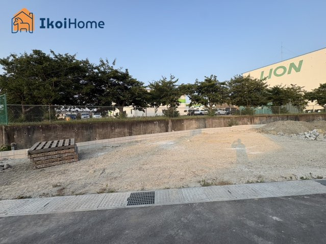 明石市魚住町西岡　全６区画D号地　土地の前面道路含む現地写真|交通量が少ないので静かです。小さなお子様がいるご家庭はご安心できると思います。
