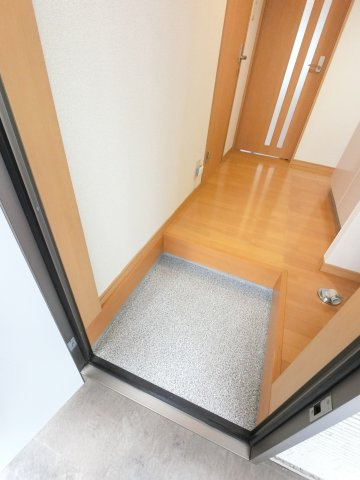 フォレストツインハウスN棟の玄関
