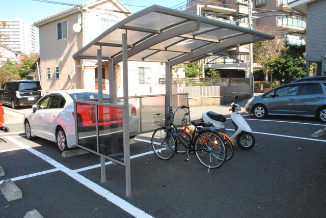 駐車場・駐輪場