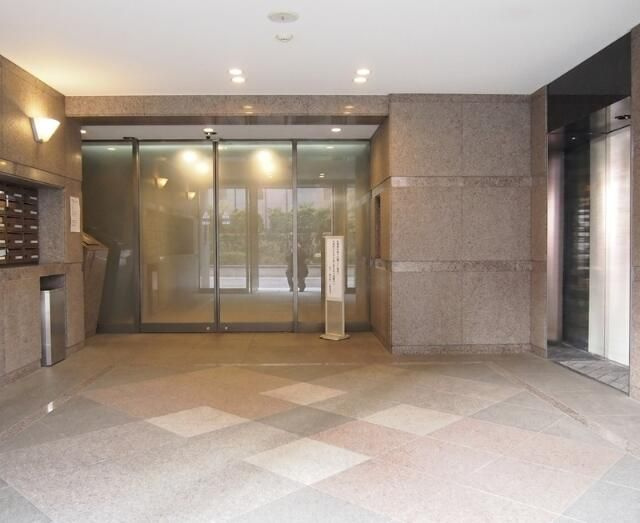 ルーブル蒲田南弐番館のエントランス