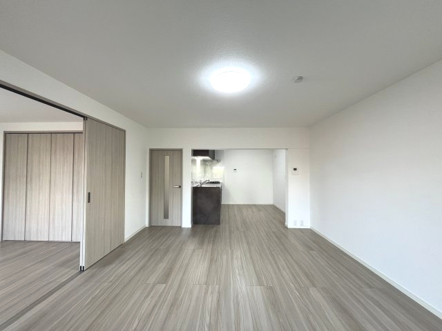 福岡市西区十郎川団地の中古マンションの居間・リビング