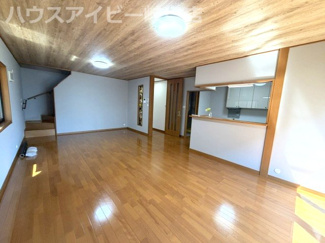 【居間・リビング】 | 岐阜市萱場南！パナホーム施工の軽量鉄骨造中古住宅築25年！リフォーム済み！ゆったり20帖のLDK♪ | 岐阜市萱場南！パナホーム施工の軽量鉄骨造中古住宅築25年！リフォーム済み！ゆったり20帖のLDK♪

