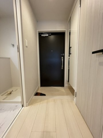 福岡市南区塩原４丁目の賃貸マンションのエントランス