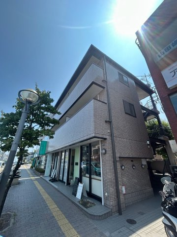 菊地ビルのエントランス