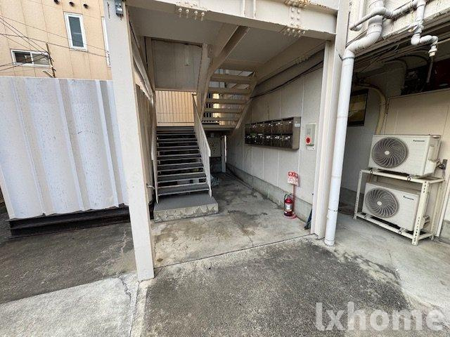 ホワイトハイツ春日のロビー