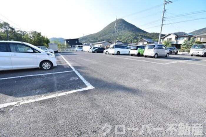 メゾンド・ソレイユの駐車場|駐車場