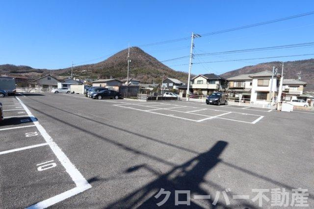 メゾンド・ソレイユの駐車場|駐車場