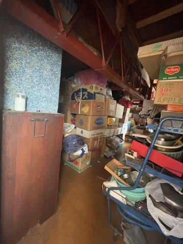 伊那市西春近　中古住宅のその他|中2階納戸。鉄骨の梁が通ってます
