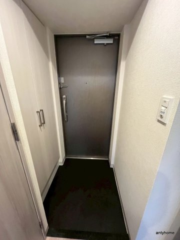 ファステート難波ミライズ　仲介手数料無料の玄関