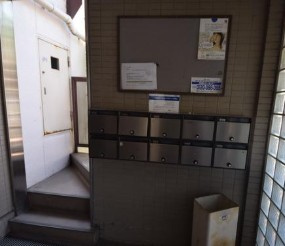 パンシオン日進ＮＯ．３のエントランス
