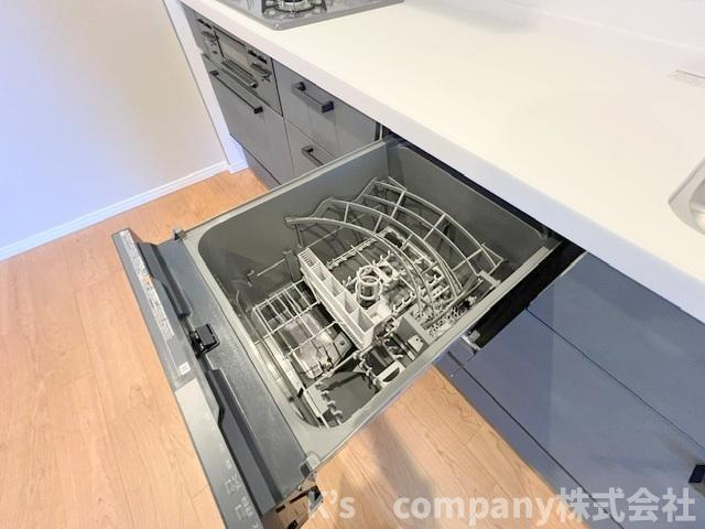 ◎茅ヶ崎市香川1丁目　ライトタウン茅ヶ崎2号棟のキッチン|家事の負担を軽減してくれる食器洗い乾燥機付き◇