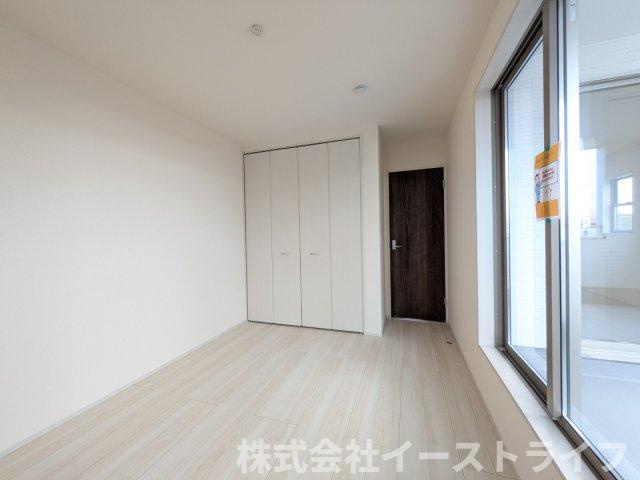 【新築戸建】　いわき市郷ケ丘2丁目第10　全3棟　長期優良住宅の子供部屋|同社施工写真　フローリングのお部屋は耐久性があり傷がつきにくいので、一般的な使用ではメンテナンスはあまり必要ありません。また、汚れたらさっと拭き取るだけで、キレイな状態を保つことができます。