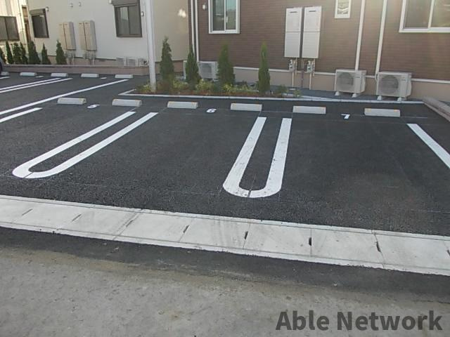 メゾンTK Ⅰの駐車場