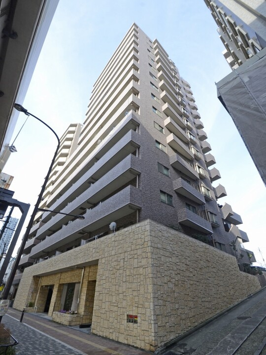 カテリーナ池袋西プラザタワーの外観|山手線「池袋」駅徒歩１２分！ペット飼育可能な平成１３年築の耐震基準適合マンション、カテリーナ池袋西プラザタワーは即日現地案内可能となっておりますので、お気軽にお問い合わせください！