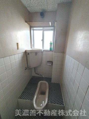 ６７２６１　岐阜市北鶉4丁目倉庫・事務所・居宅のトイレ