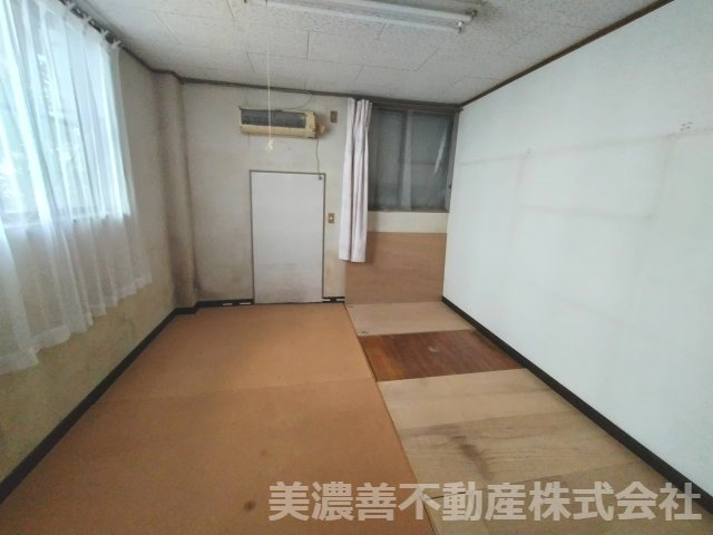 ６７２６１　岐阜市北鶉4丁目倉庫・事務所・居宅の内装