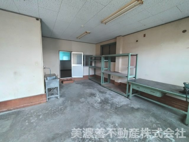 ６７２６１　岐阜市北鶉4丁目倉庫・事務所・居宅の内装