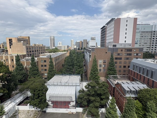 あの有名な東京大学赤門前