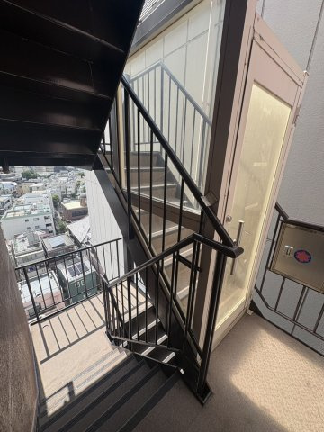 【バルコニー】