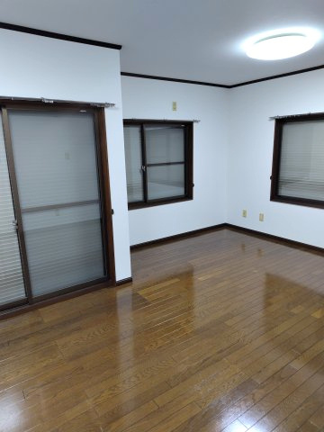 ６７２７１　岐阜市守口町６丁目中古戸建ての洋室