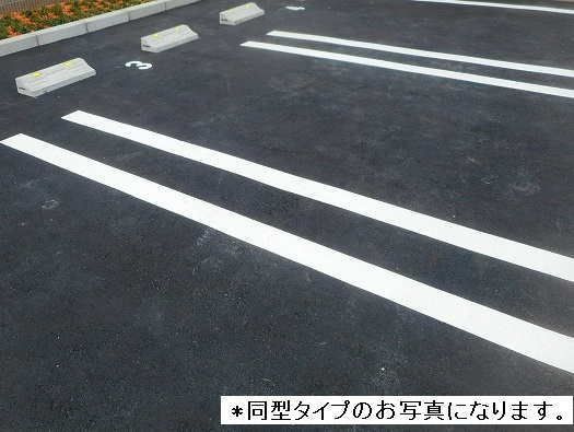 ＰＥＡＮＵＴＳ（ピーナッツ）の駐車場|駐車場があるので、車を買う予定の方も安心です