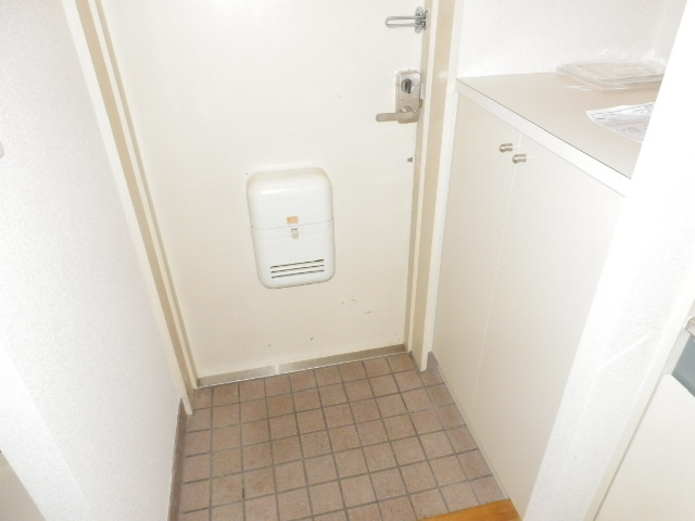 【玄関】 | コンフォートいづみ | 下駄箱あります