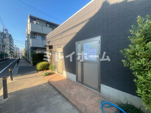 アルページュ大森A棟のエントランス