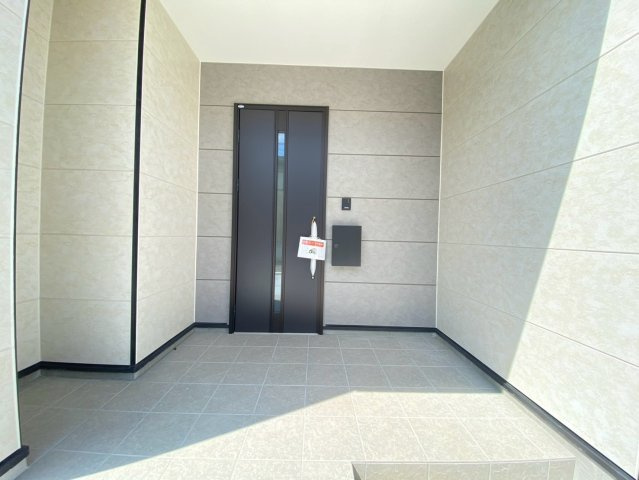 ケイアイグレイス／東区東京塚町１期／１号棟の玄関