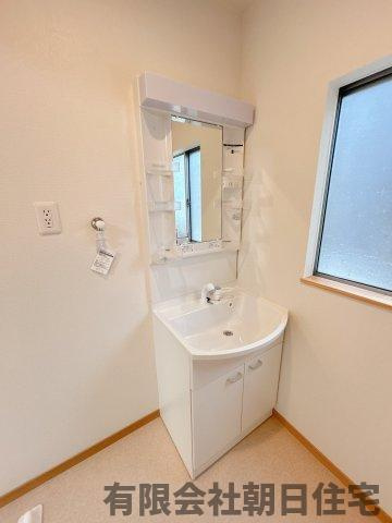 【独立洗面台】 | 西川津町中古戸建 | 使いやすい独立洗面台です