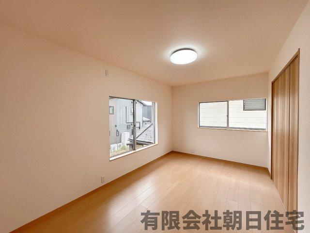 【洋室】 | 西川津町中古戸建 | 7.5帖洋室です。二面採光です。