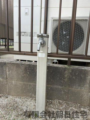 【設備】 | 西川津町中古戸建 | 外水栓がついています