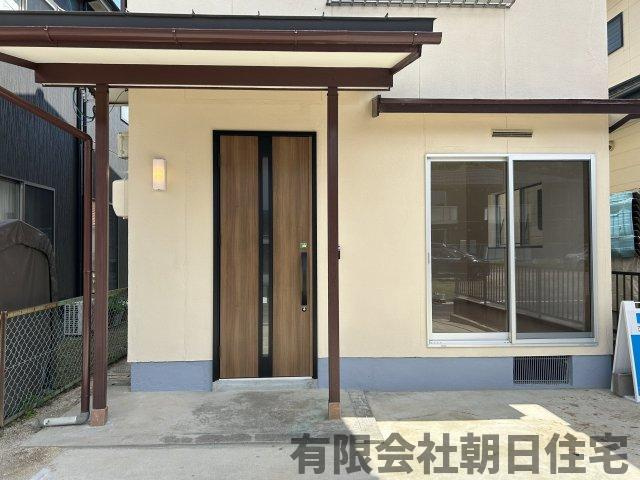 【玄関】 | 西川津町中古戸建 | 落ち着いた玄関です