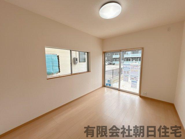 【居間・リビング】 | 西川津町中古戸建 | 居間です