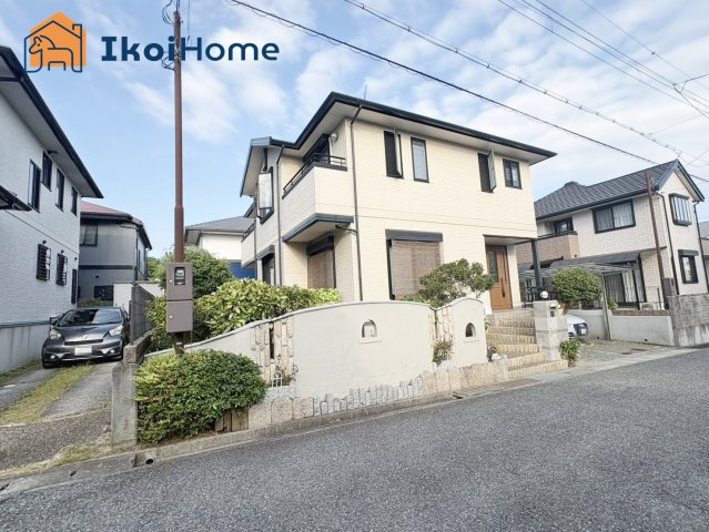 神戸市西区桜が丘中町６丁目　中古戸建のエントランス|●資料・カタログのご請求無料●スーパーやコンビニ、飲食店、病院など徒歩圏内の施設も多々あります。