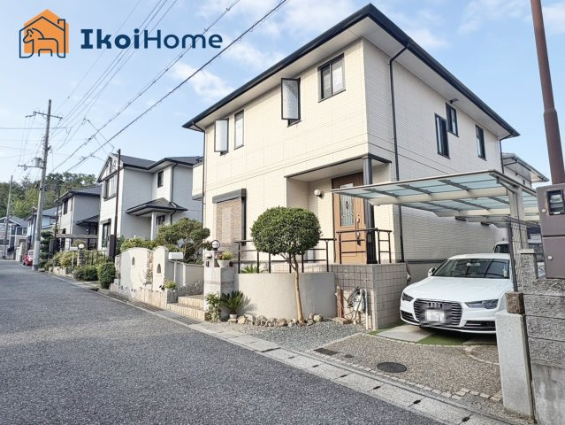 神戸市西区桜が丘中町６丁目　中古戸建の駐車場|●年中無休：当日予約可●緑豊かでのびのびと子育てが出来る閑静な住宅地です！