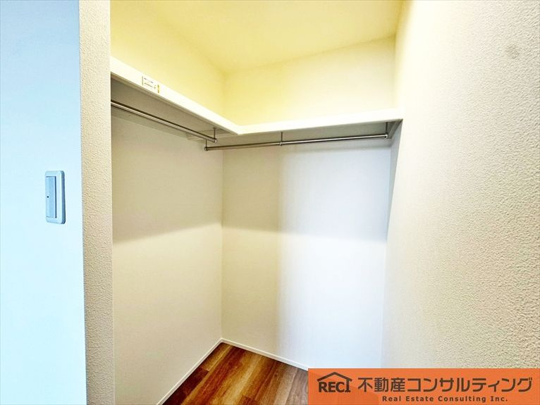 コート甲子園南　4番館の収納