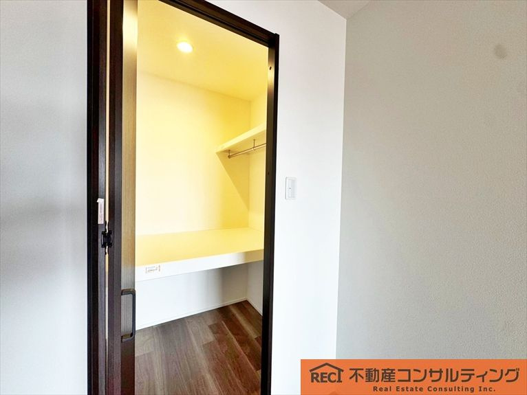 コート甲子園南　4番館の収納
