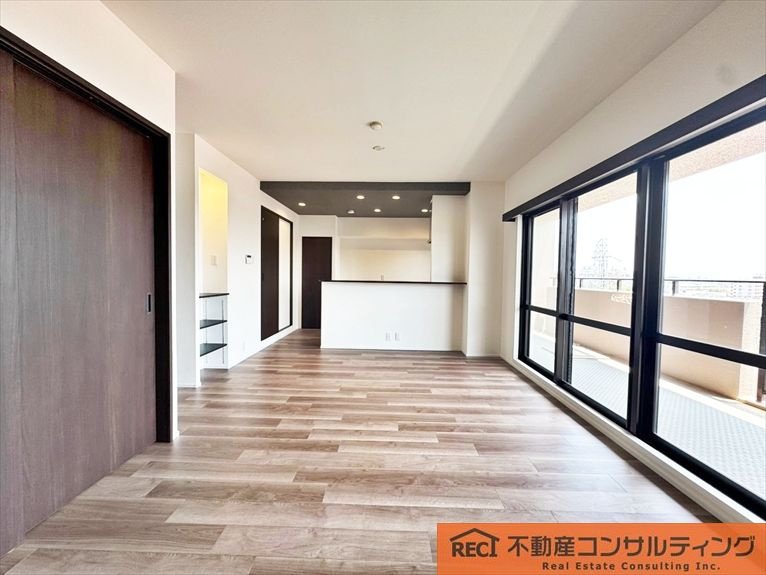 コート甲子園南　4番館の居間・リビング