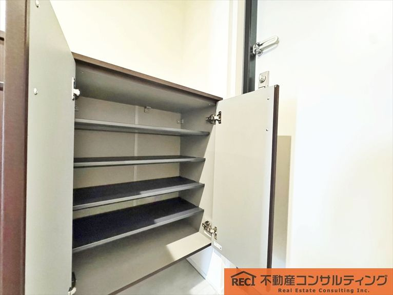 コート甲子園南　4番館の収納