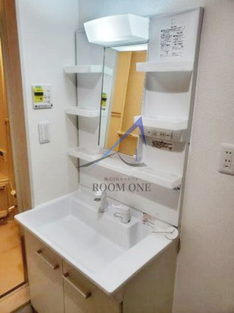 ラガール椎名町の洗面所|独立洗面台です。