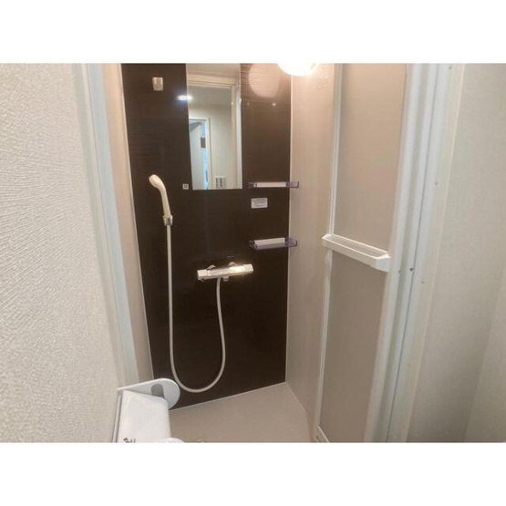 【シャワールーム】