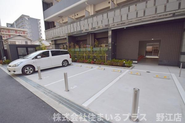 ファステート蒲生公園アペルザの駐車場
