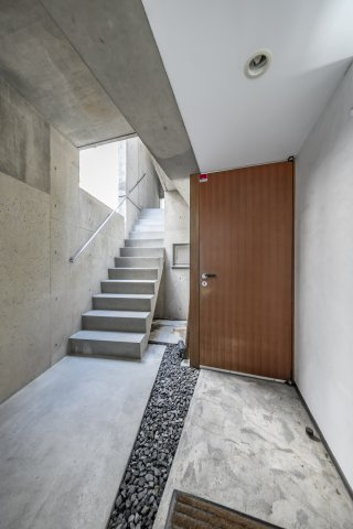 千種区堀割町2丁目戸建の玄関